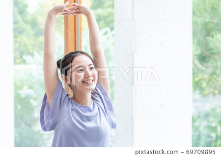 Women stretching 69709895