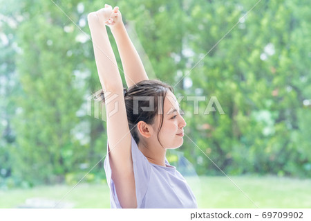 Women stretching 69709902