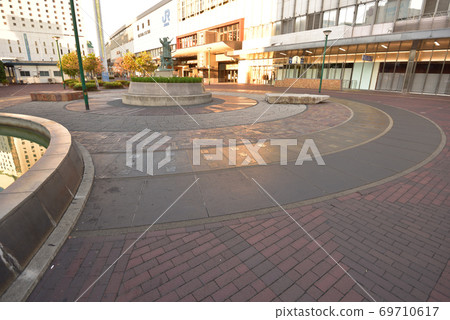 Monument Kibi Iono in front of Okayama Station scheduled to be removed in 2021 and Okayama Station in the early morning 1 Kita-ku, Okayama City, Okayama Prefecture Monument Kibi Iono in front of Okayama Station scheduled to be removed in 2021 and Okayama Station in the early morning 1 Kita-ku, Okayama City, Okayama Prefecture 69710617