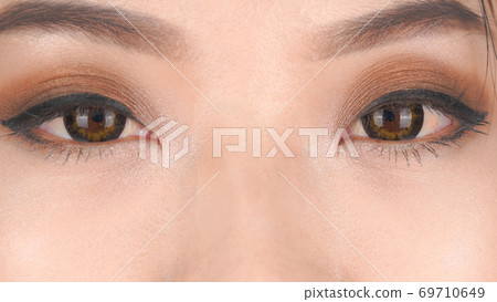 Open eyes up Open eyes up 69710649