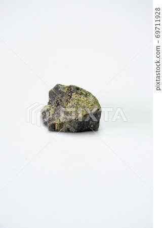 Epidote 69711928