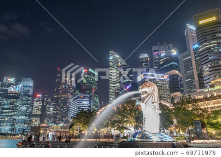 Singapore and Merlion at night 69711978