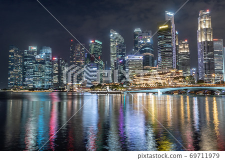 新加坡灣區的夜景 新加坡灣區的夜景 69711979