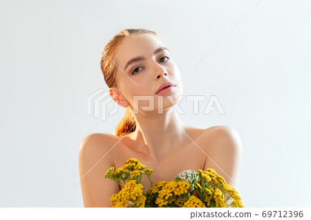 natural cosmetology herbal therapy woman flowers 69712396