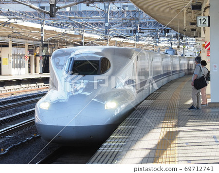Shinkansen N700S J1 formation at Maibara Station Shinkansen N700S J1 formation at Maibara Station 69712741