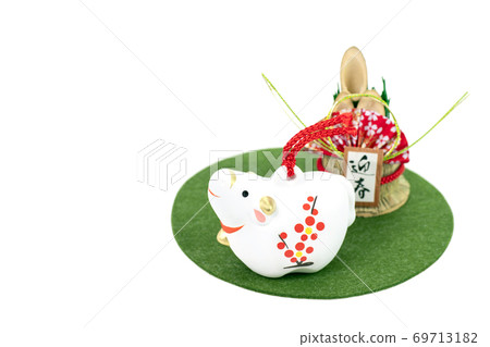 白牛和門松 白牛和門松 69713182