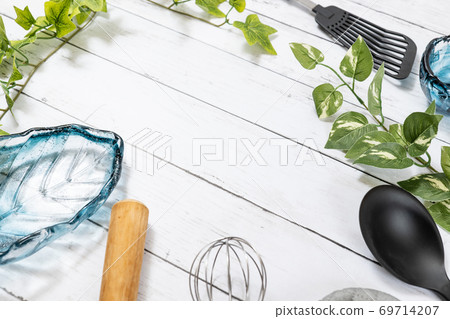 文本空間周圍的廚房用具 69714207