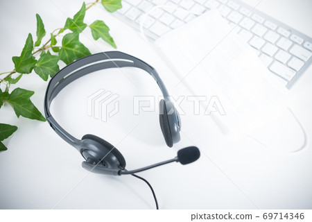 Headset and mask Headset and mask 69714346