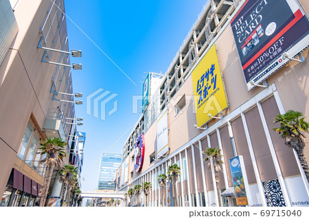 新潟市市區萬代市的時尚大廈 69715040