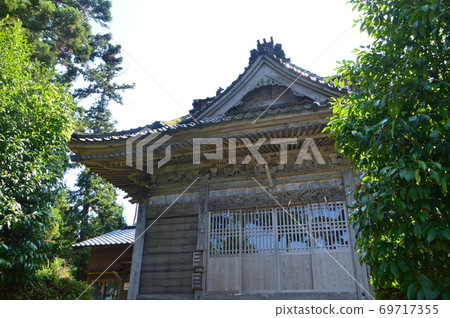 The main shrine of Shiizaki Suwa Shrine (Sado Island / 724 Harakuro, Sado City, Niigata Prefecture) 69717355