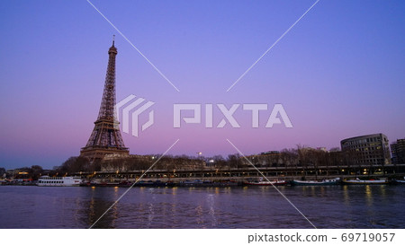 Eiffel Tower and the Seine at sunset Eiffel Tower and the Seine at sunset 69719057