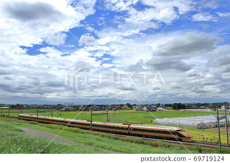 東武100系列火車_2020 / 9/13射擊 69719124