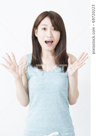 Amazing woman 69720223