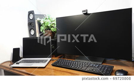 舒適的遠程辦公(27英寸顯示器,USB-C連接),帶有兩個屏幕,一個大屏幕顯示器和一台筆記本電腦2583 舒適的遠程辦公(27英寸顯示器,USB-C連接),帶有兩個屏幕,一個大屏幕顯示器和一台筆記本電腦2583 69720808