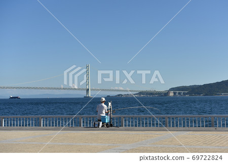 Summer angler blue sky, white clouds and Akashi Kaikyo Bridge 69722824