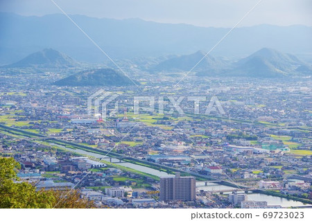 Townscape of Takamatsu City seen from the ruins of Yashima Castle in Kagawa Prefecture 69723023