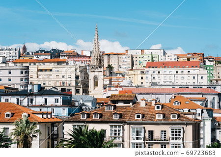 Panoramic view of Santander a sunny day of summer. 69723683