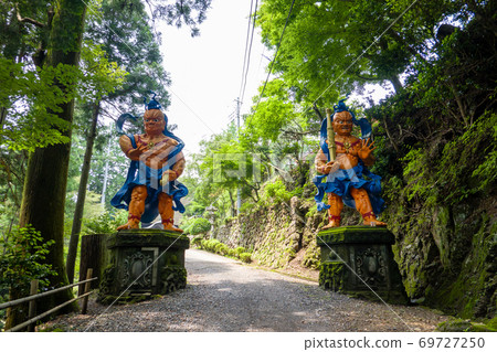 Child Gongen Nio statue Child Gongen Nio statue 69727250