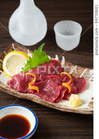 Horse sting 69730681