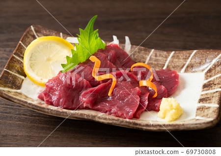 Horse sting 69730808