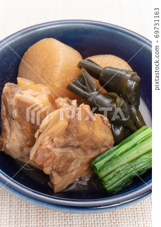 Boiled soki and radish 69731163