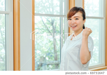 護士做膽量姿勢 69731647