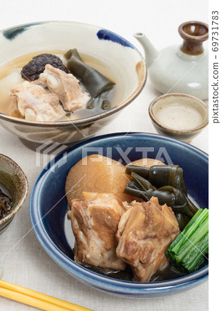 煮熟的蘿蔔，蘿蔔湯，沖繩料理 69731783