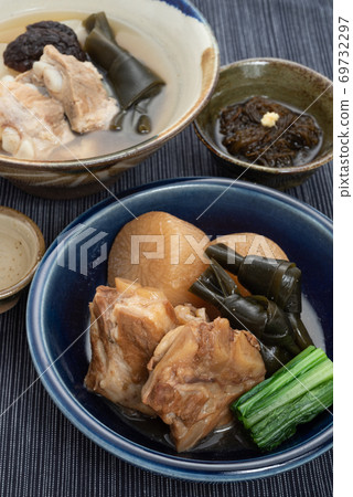 煮熟的蘿蔔，蘿蔔湯，沖繩料理 69732297