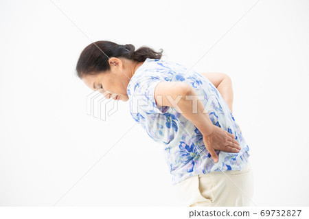 Senior female low back pain Senior female low back pain 69732827
