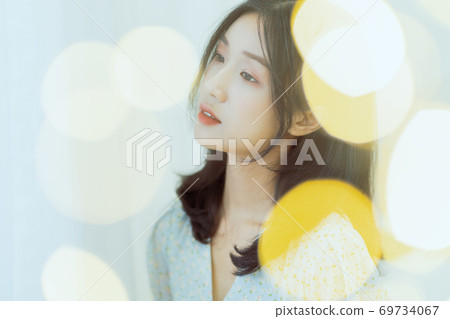 Beautiful woman, portrait 69734067