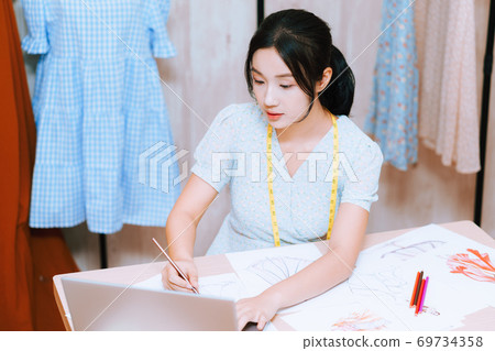 Woman fashion design 69734358