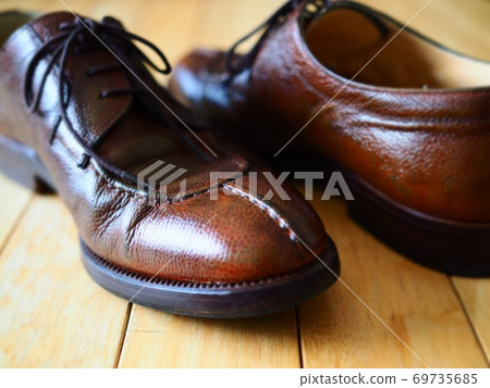 Displayed leather shoes Patine leather craft leather dyed leather dyed leather shoes Displayed leather shoes Patine leather craft leather dyed leather dyed leather shoes 69735685