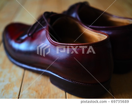 Leather shoes 69735689