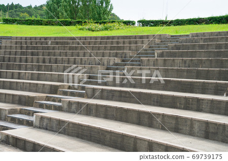 Stone steps audience seats 69739175