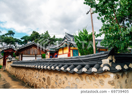 Pyeongtaek Hyanggyo traditional school in Pyeongtaek, Korea 69739405