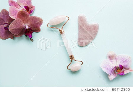 Jade roller for massage face 69742500