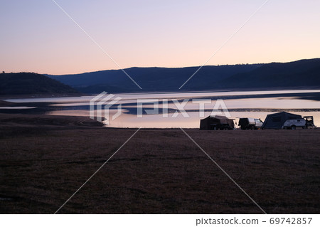 Camp on an Australian lake 69742857