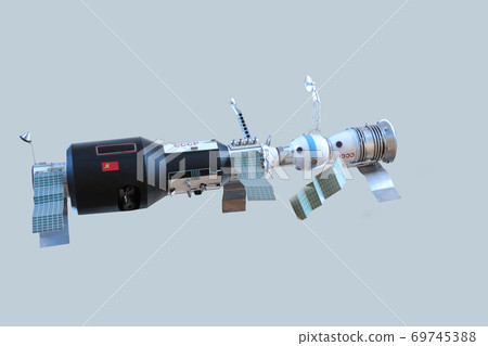 Model of the Soviet orbital station, Spaceship Soyuz 69745388