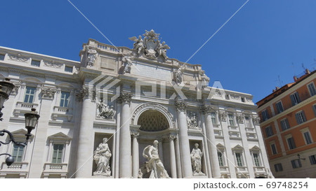 Trevi Fountain, Rome 69748254