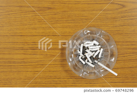 Image of misfire (fire) and smoking 69748296