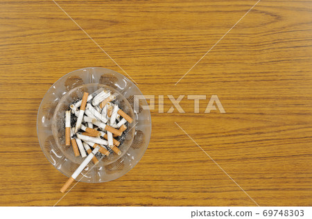 Image of misfire (fire) and smoking 69748303