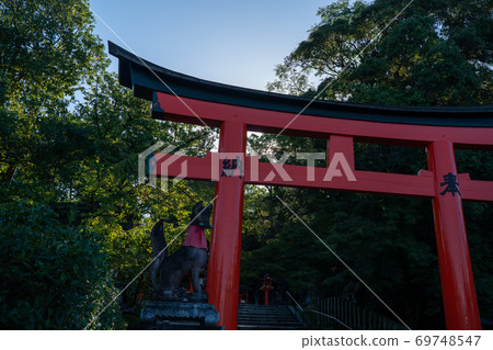 Scenery of Senbon Torii and Shogunai taken at Inari Shrine in Fushimi-ku, Kyoto City Scenery of Senbon Torii and Shogunai taken at Inari Shrine in Fushimi-ku, Kyoto City 69748547