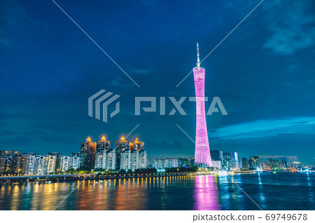 中國廣州市廣州塔的夜景 中國廣州市廣州塔的夜景 69749678