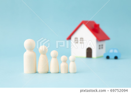 Real estate image family 69752094