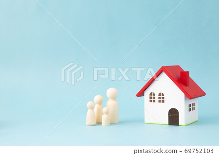 Real estate image family 69752103