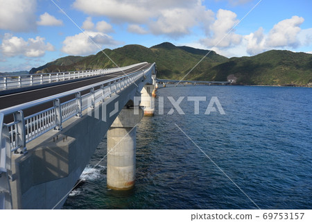 View of Koshikio Bridge from the roadside belt of Koshikio Bridge 69753157