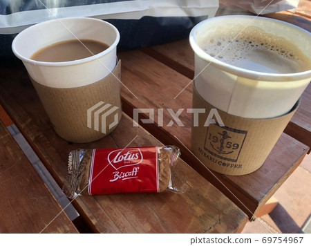 Cafe with two people Cafe with two people 69754967
