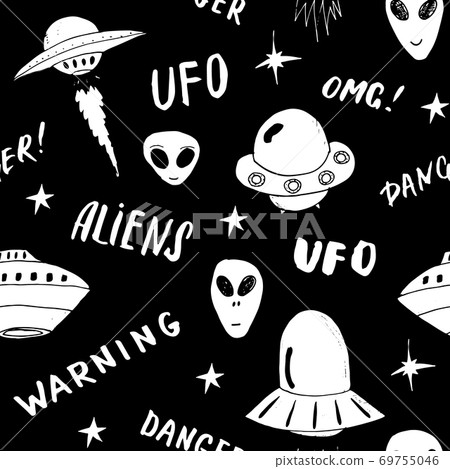 Ufo and aliens Seamless pattern. Cute Doodles space ships sketch. Hand drawn Cartoon Vector illustration 69755046