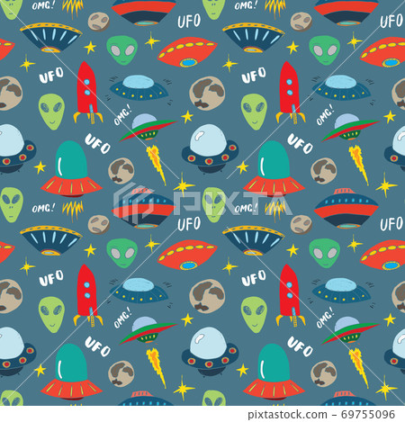 Ufo and aliens Seamless pattern. Cute Doodles space ships sketch. Hand drawn Cartoon Vector illustration 69755096