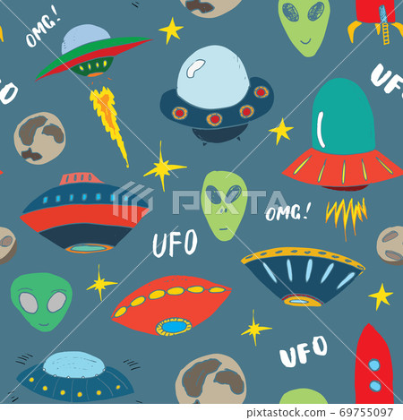 Ufo and aliens Seamless pattern. Cute Doodles space ships sketch. Hand drawn Cartoon Vector illustration 69755097